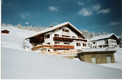 HAUS NENNING,  