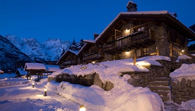 AU COEUR DES NEIGES CHALET RESORT 4*,  